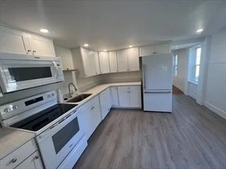 29 Cottage St, Westborough