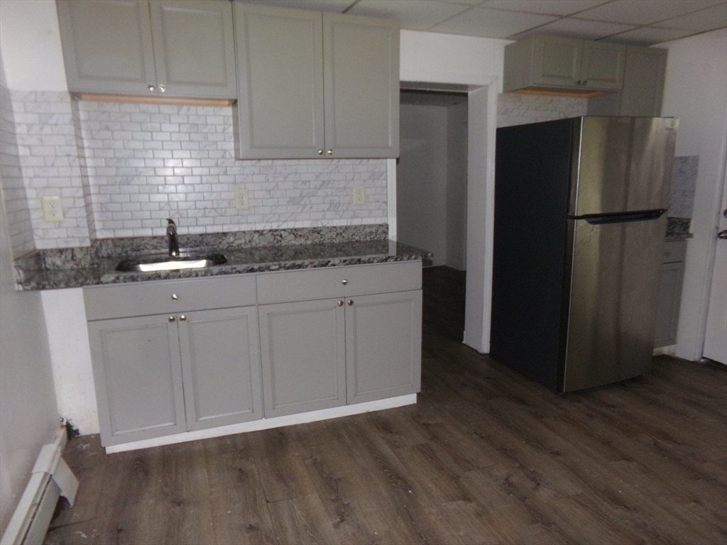 716 Lawrence St, Lowell