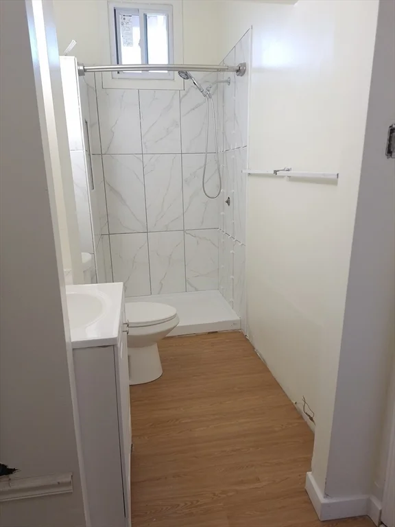 1071 W Boylston, Greendale