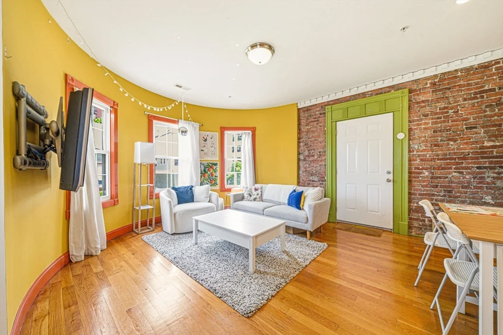 12-14 Everett St, Allston