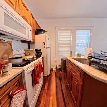 436 Waverley Oaks Rd, Waltham