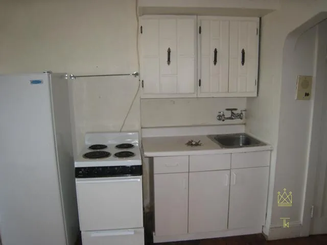 70 Strathmore Rd, Brighton