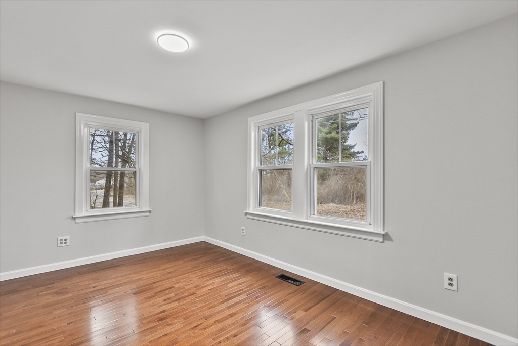 138 Walker Rd, Shirley