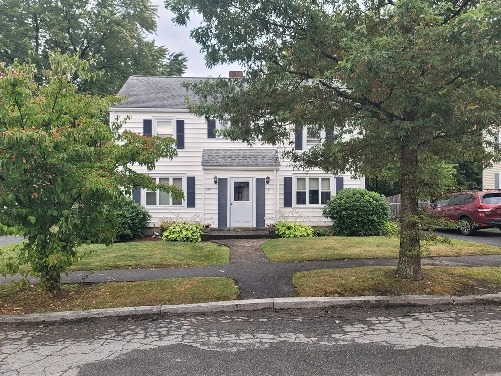 129 Uncatena Ave, Greendale
