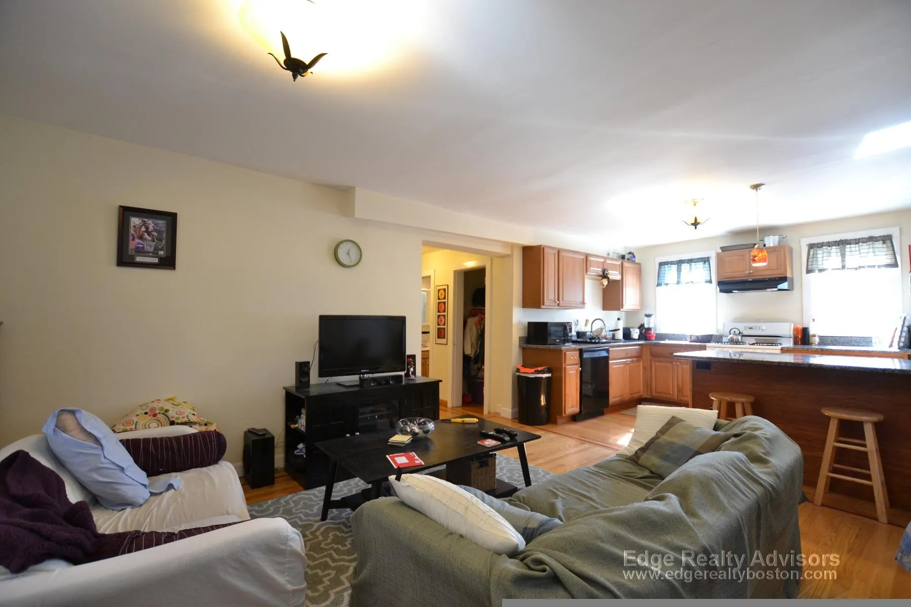 345 Market St, Oak Square