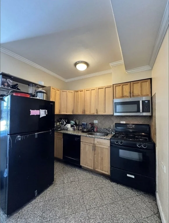47 Dalrymple St, Jamaica Plain