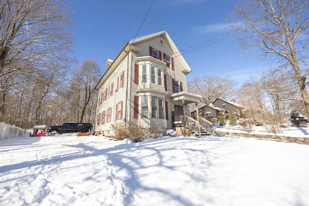 584 Mount Hope St, North Attleboro