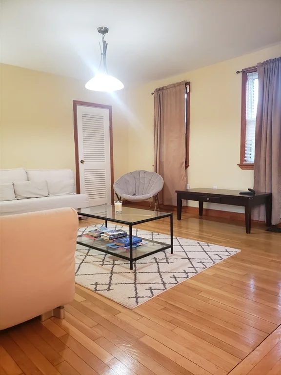 50 Temple St, Somerville