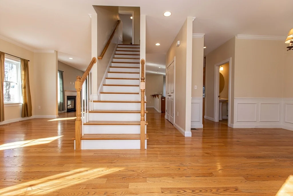 8 Summer Hill Circle, Arlington