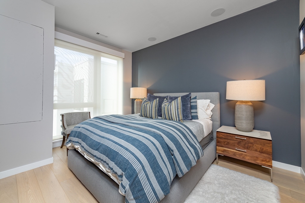 45 W 3rd St, South Boston