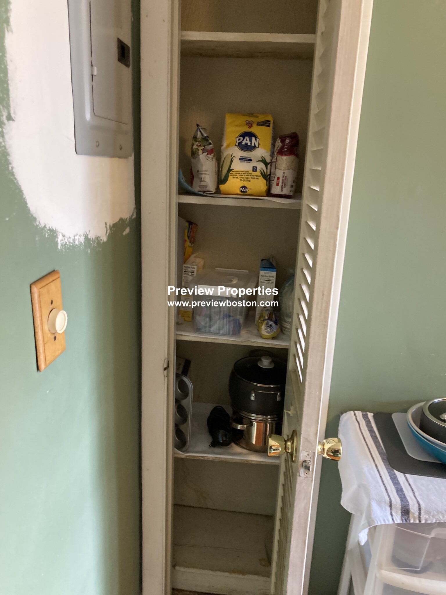 1734 Commonwealth Ave, Brighton