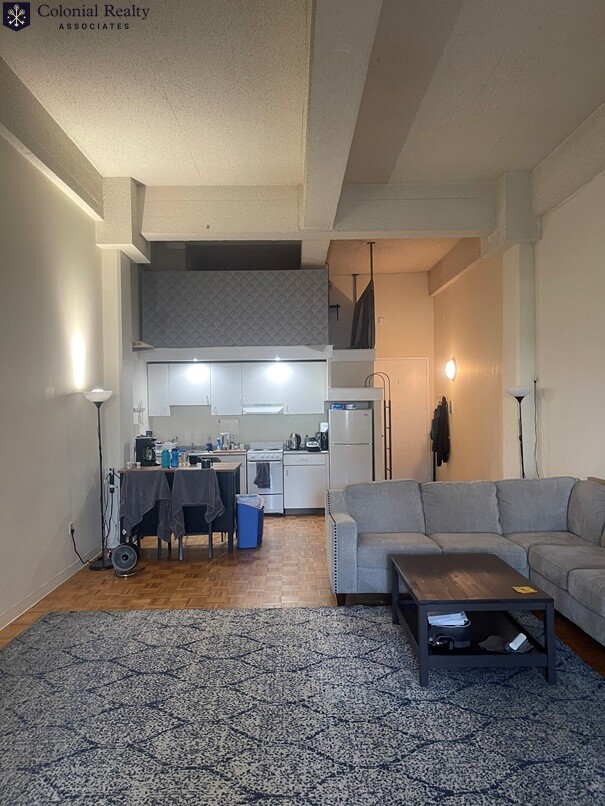 61 Brookline Ave, Fenway