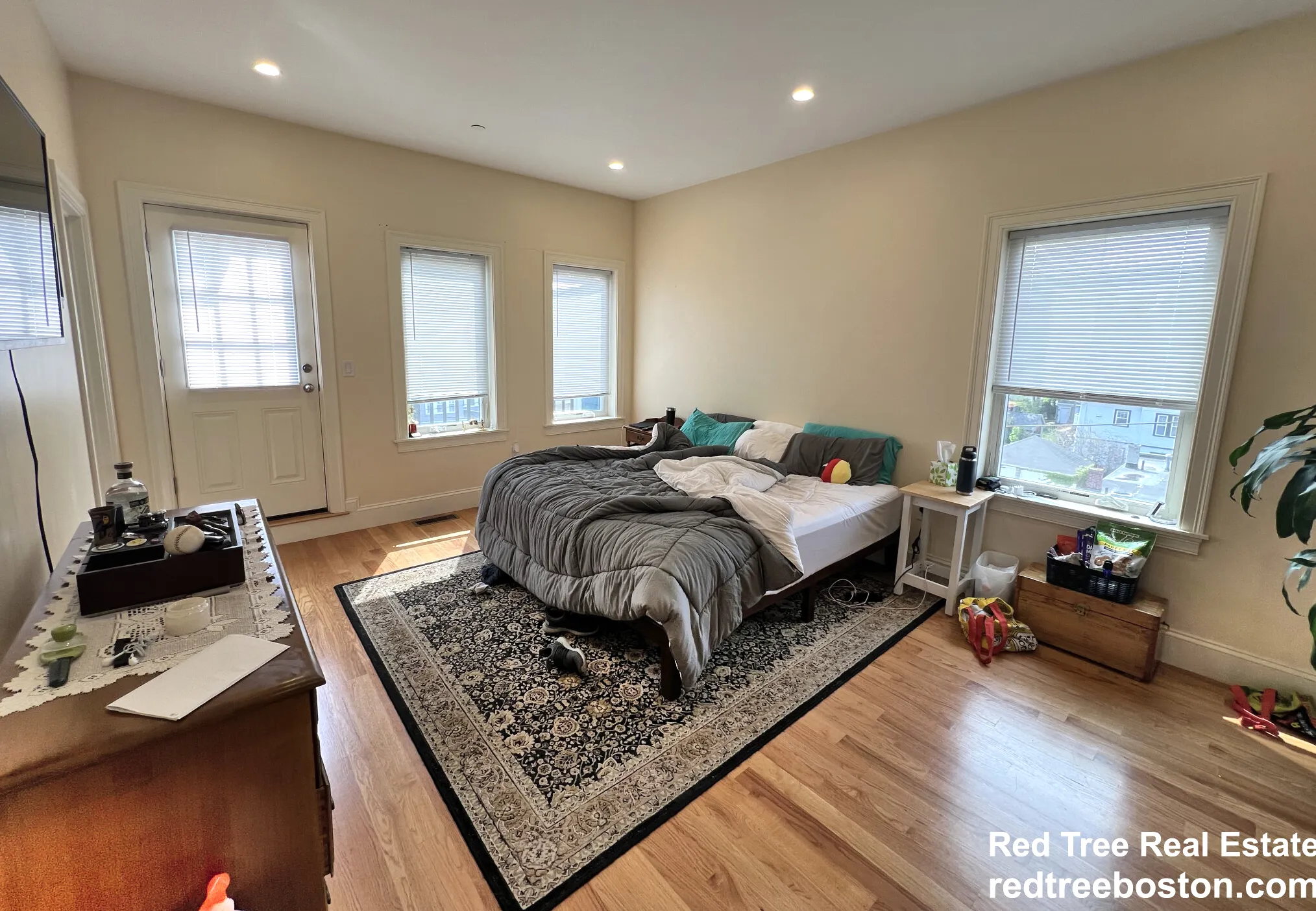 122 Tremont St, Brighton