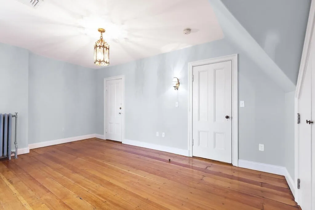 2 Rangeley Rd, Winchester