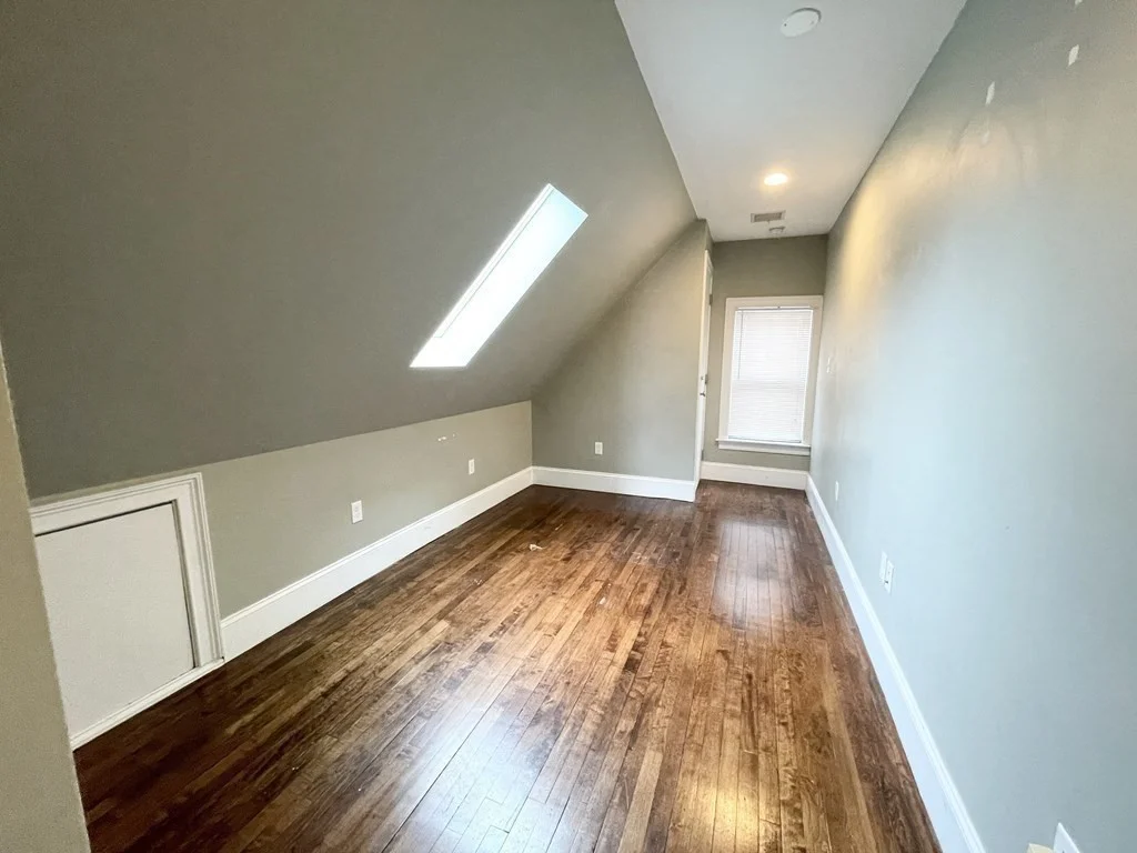 178 Hillside St, Mission Hill