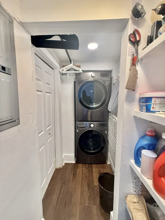 13 Schuyler St, Roxbury