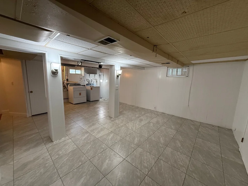 34 Arnold St, Quincy