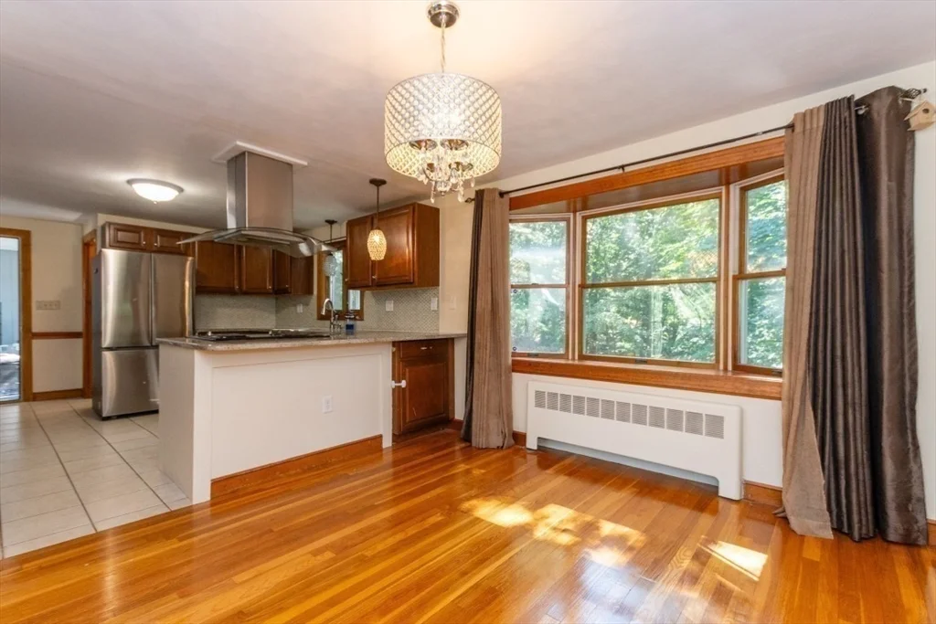 15 Lexington St, Burlington