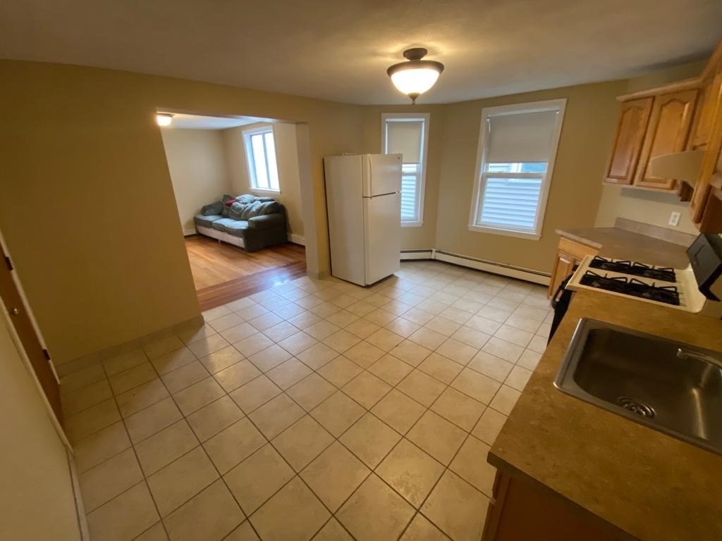 5 Lowden, Powder House Square