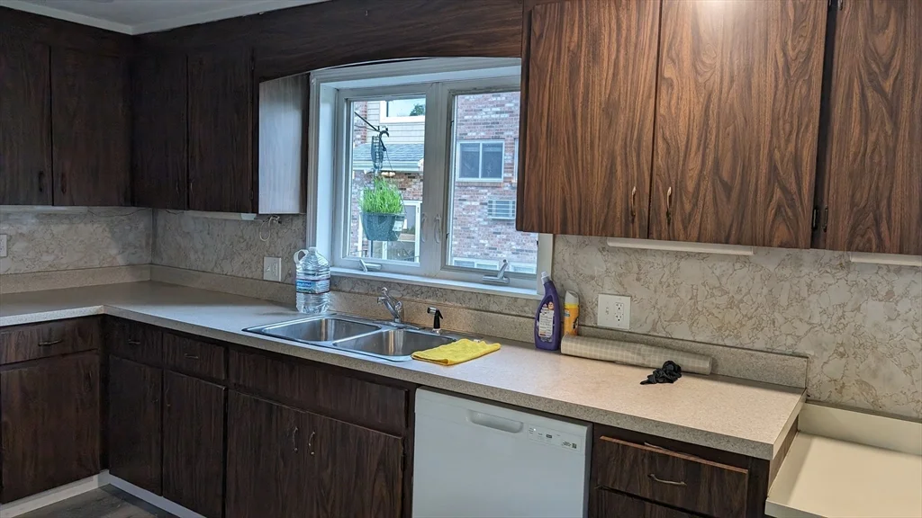 716 Main St, South Weymouth