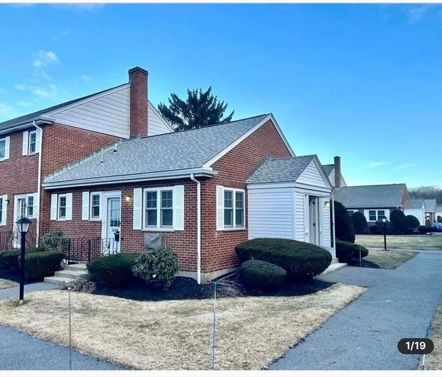 48 Emerson Garden, Lexington