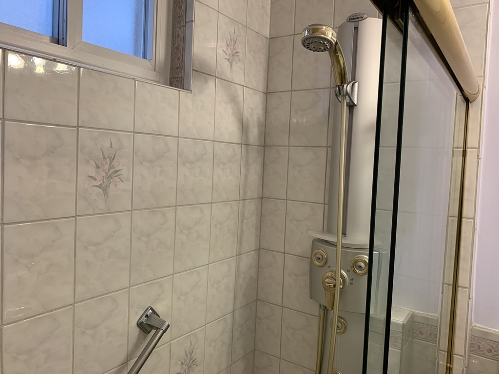 686 East 7th St, Boston