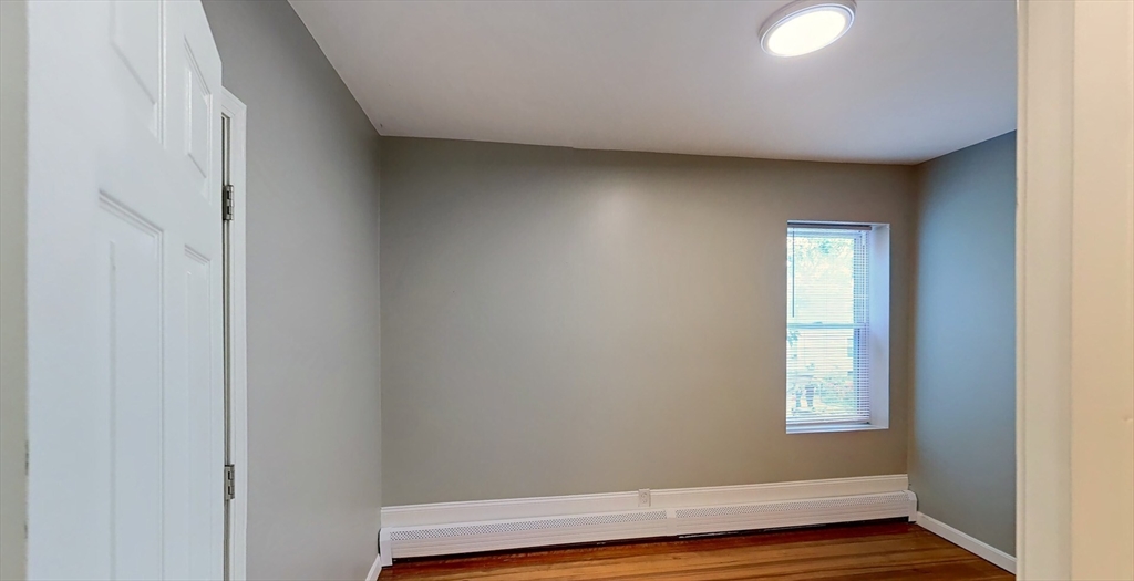 4A Weld Ave, Roxbury