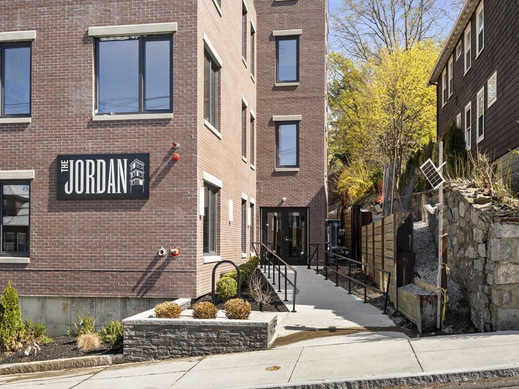 249 Corey Rd, Corey Hill