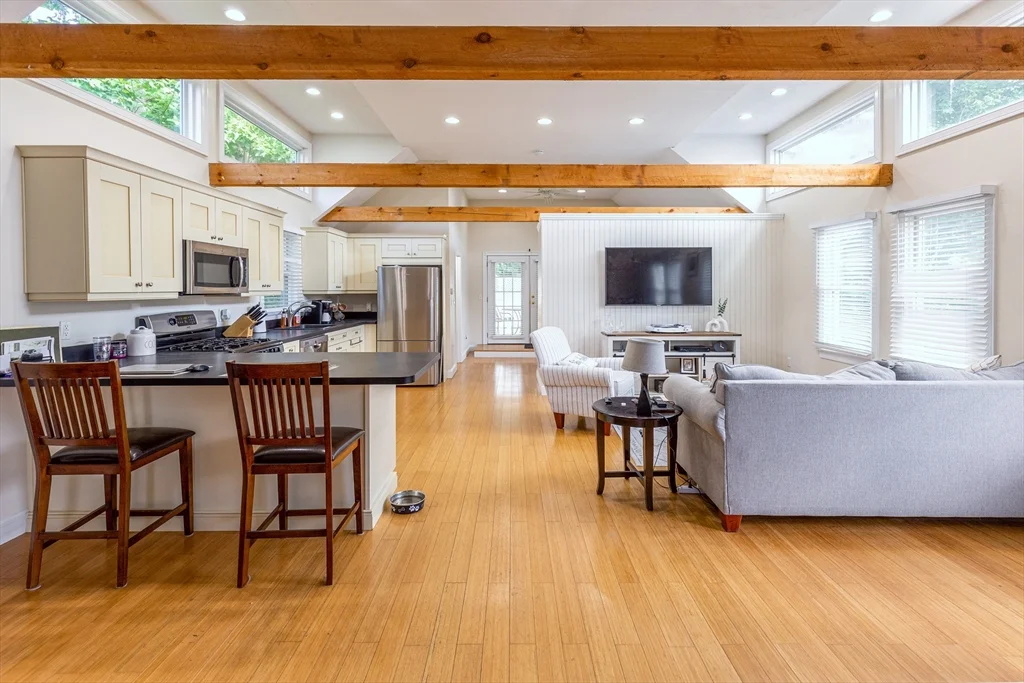 44 Russell St, Downtown