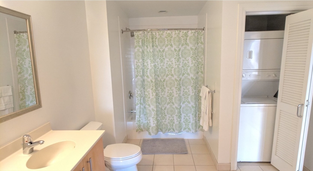 175 Blossom St, West End