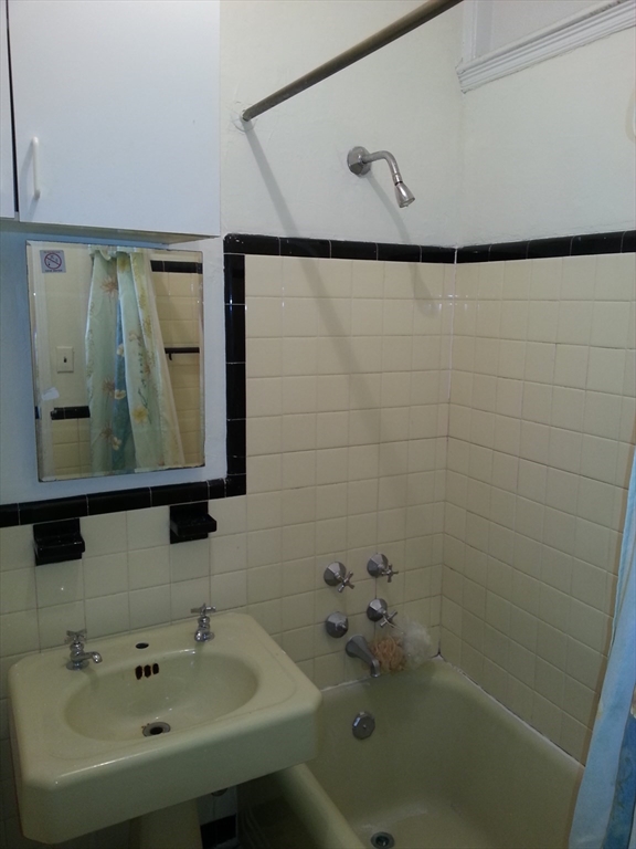 1091 Boylston St, Fenway