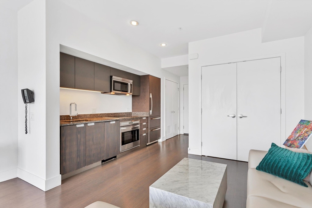 110 Stuart St, Downtown