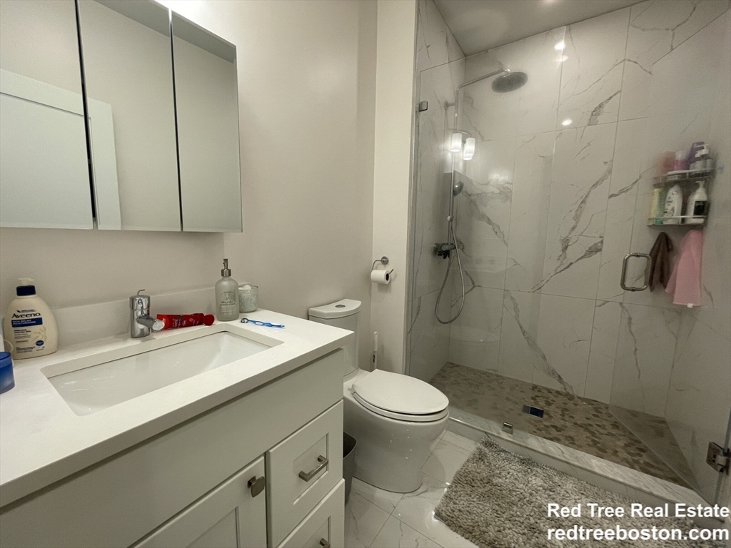 9 Mansfield St, Allston