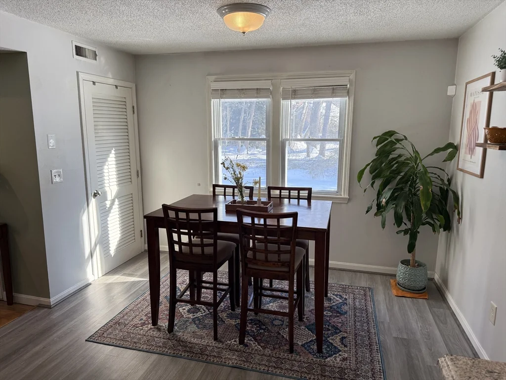 124 Tennis Plaza Rd, Dracut