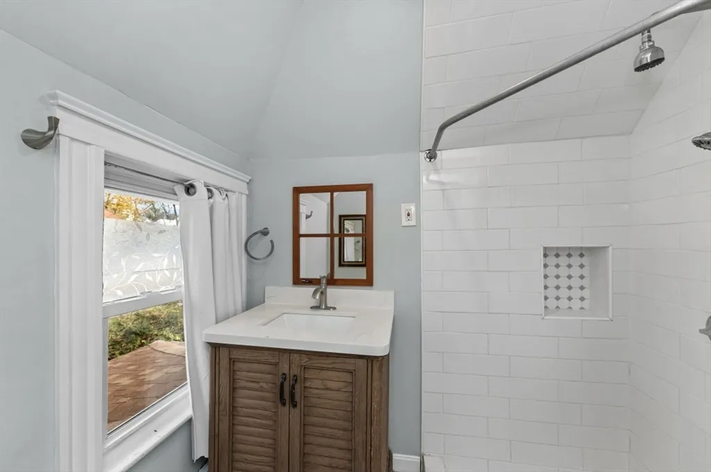 537 Park Ave, Revere