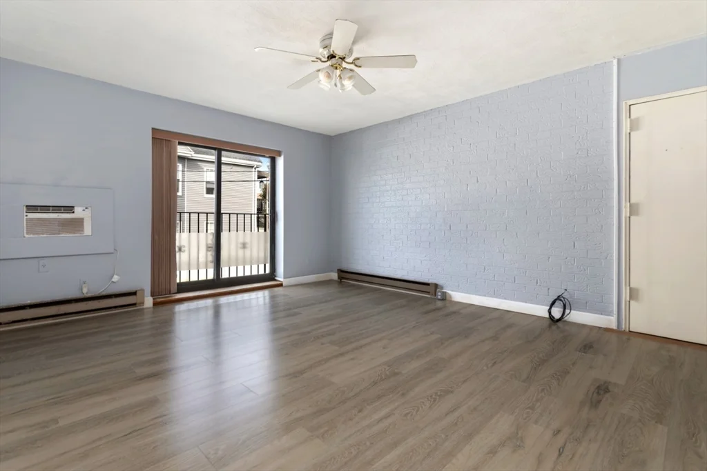 222 Winthrop Shore Dr, Winthrop