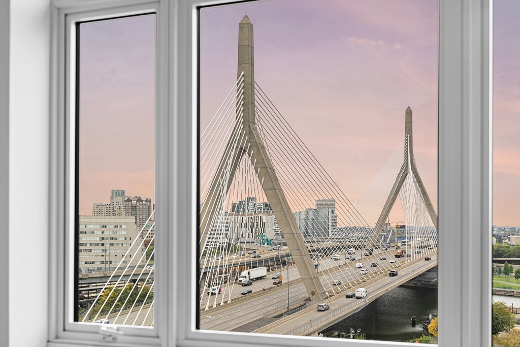 100 Lovejoy Wharf, Waterfront