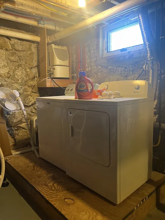 27 Holton St, West Somerville