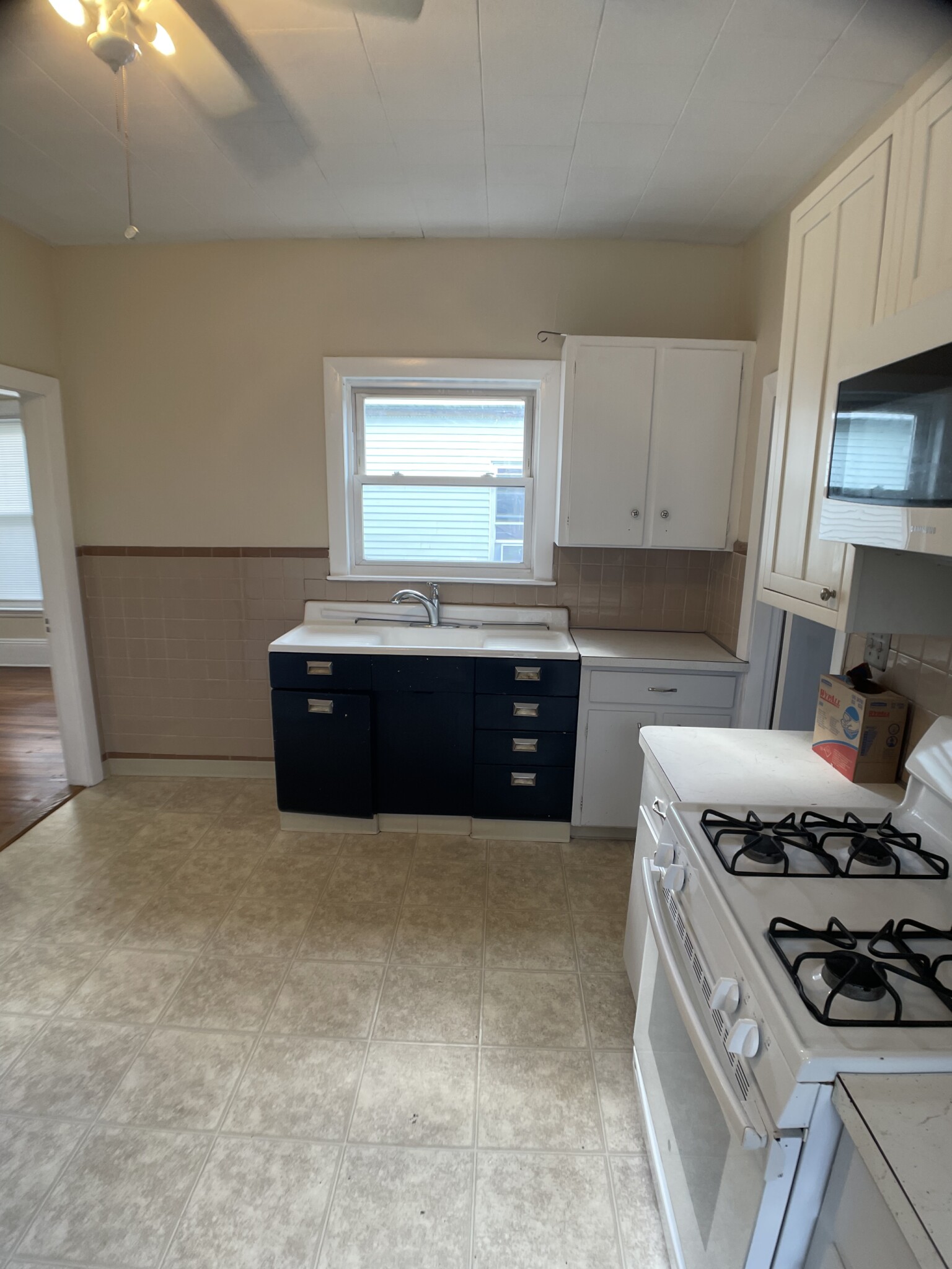 11 Clarendon Ave, Teele Square