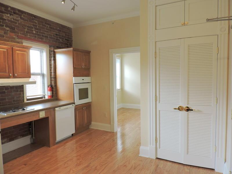 888 Massachusetts Ave, Riverside