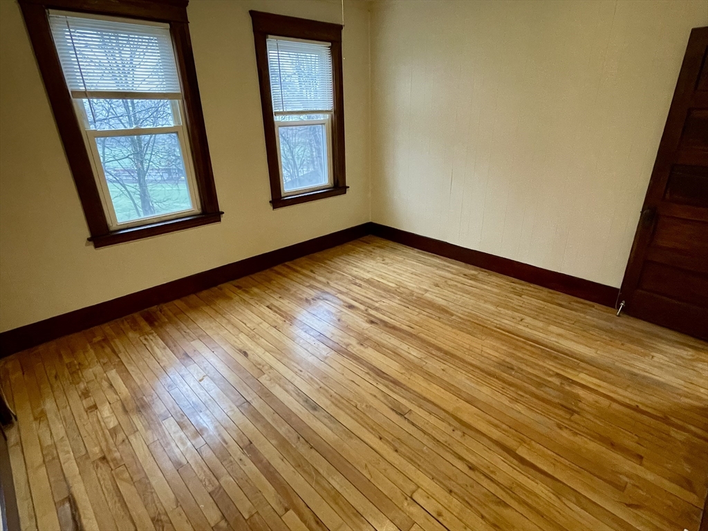 10 Agawam St, Worcester