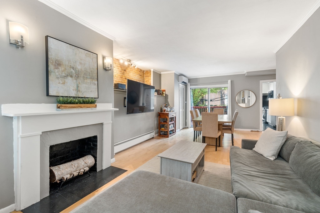 8 Melrose St, Back Bay