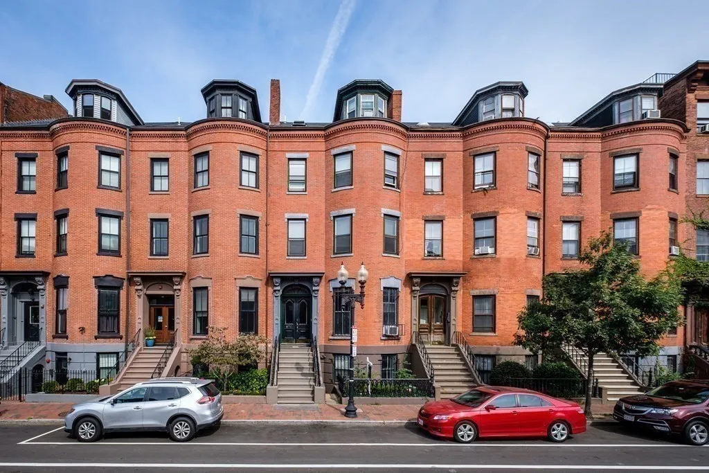 670 Massachussetts, South End