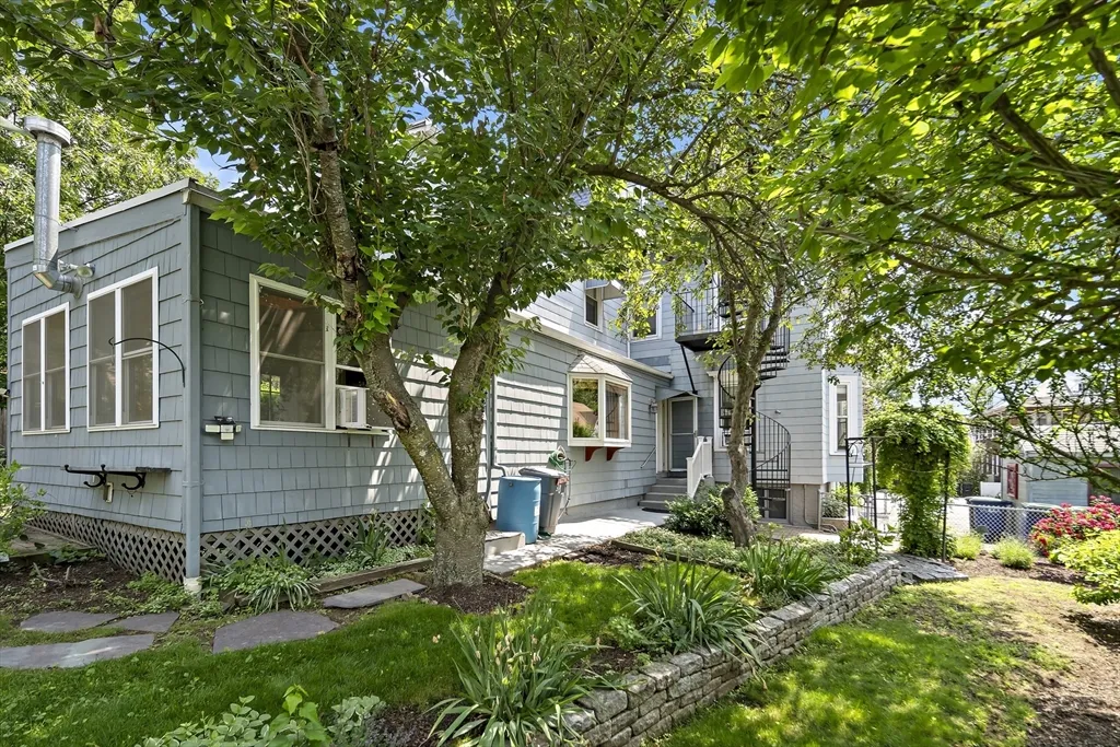 38 Spring, Spring Hill