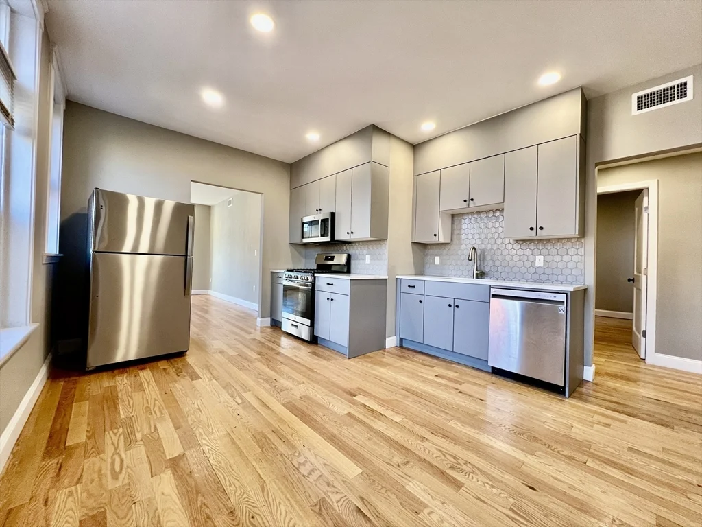 1914 Beacon St, Brighton