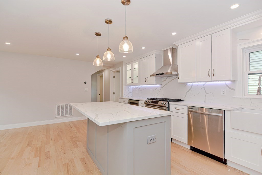 64 Crescent St, Swampscott