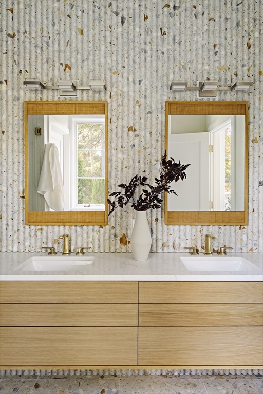 56 Bigelow Rd, West Newton