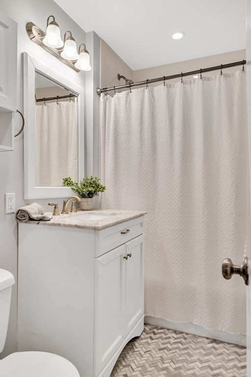 558 Washington St, Brighton