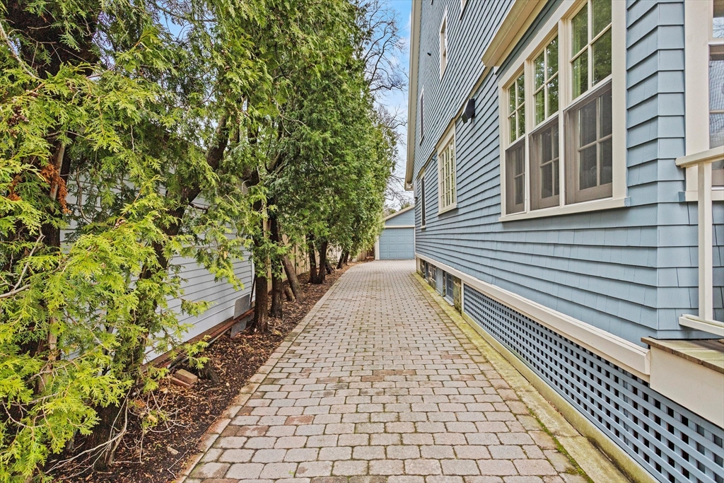 14 Francis Ave, Cambridge