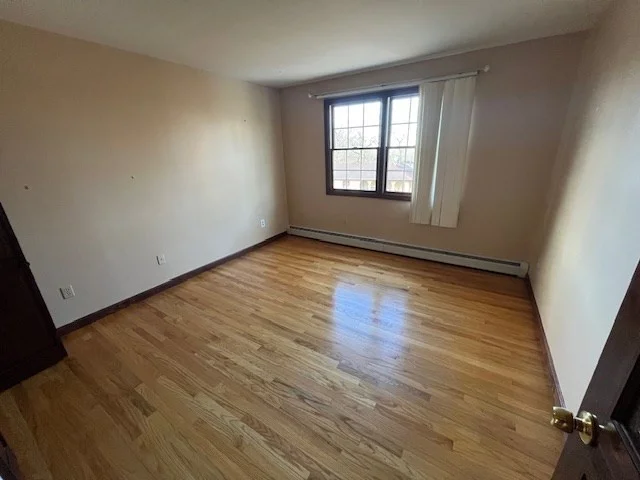 1657 Meridian, Fall River